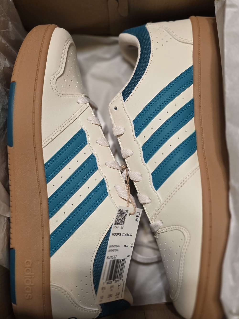 adidas Men's Cream Sneakers with Teal Stripes and Gum Sole
